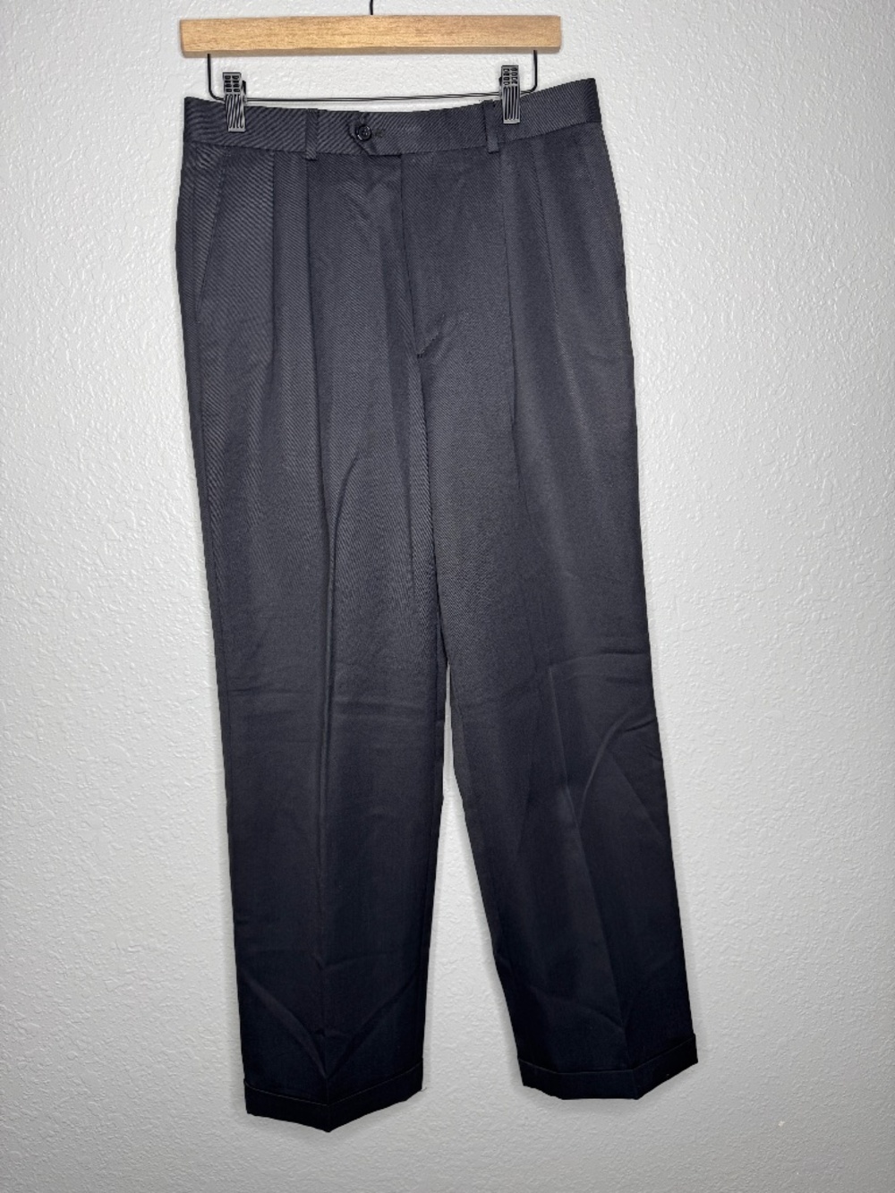 Louis Raphael Black Pleated Dress pants W 31' x Inseam 30" straight wool & poly - Picture 2 of 12